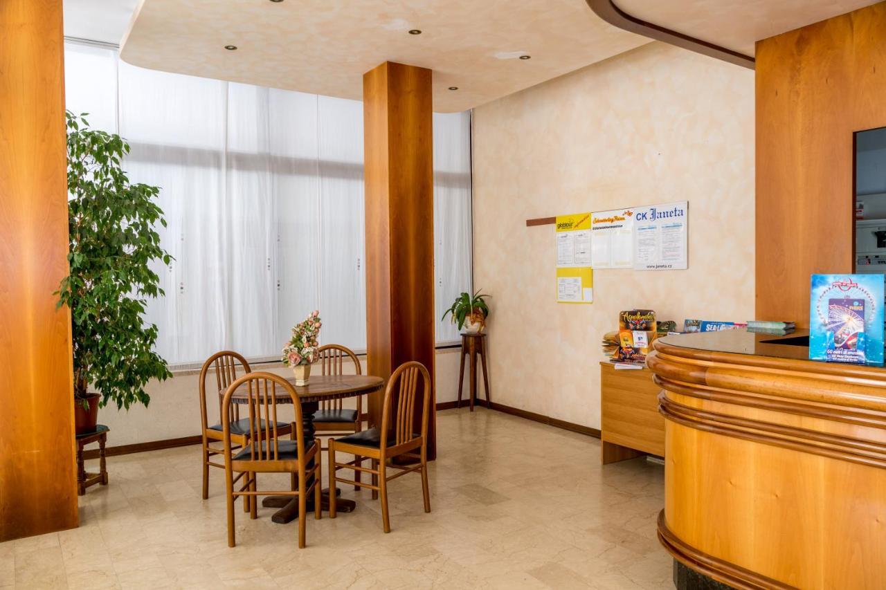 Residence Alla Rotonda Lido di Jesolo Eksteriør billede