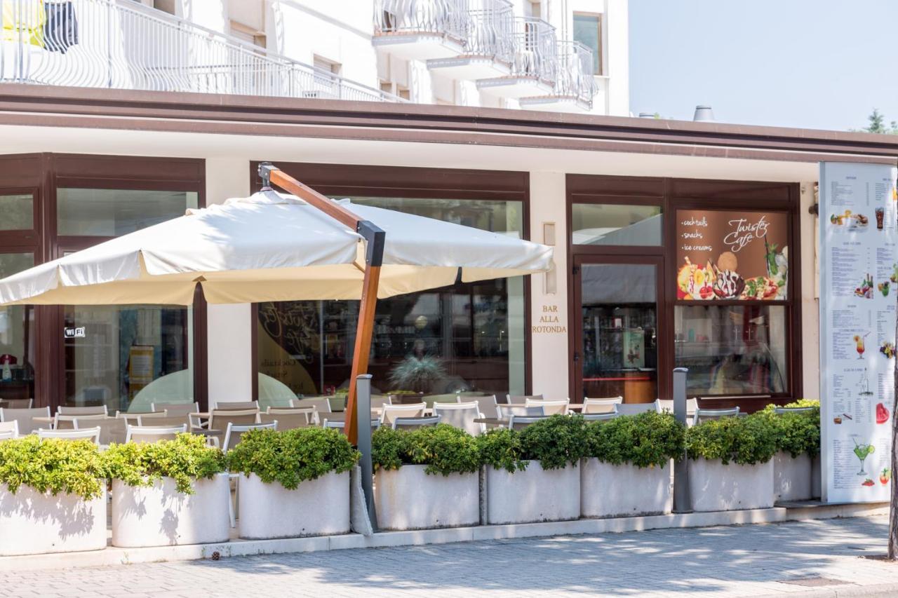 Residence Alla Rotonda Lido di Jesolo Eksteriør billede