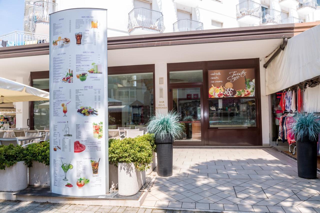 Residence Alla Rotonda Lido di Jesolo Eksteriør billede