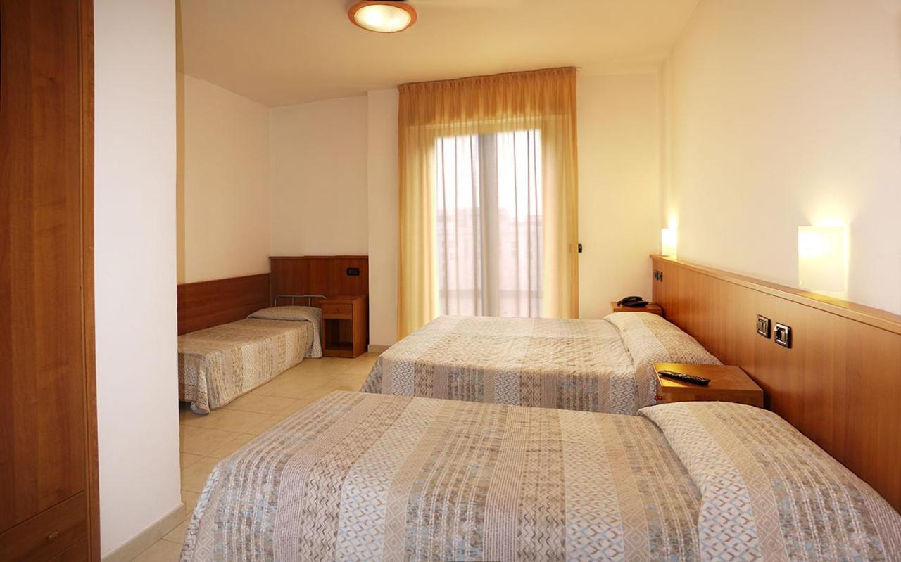 Residence Alla Rotonda Lido di Jesolo Eksteriør billede