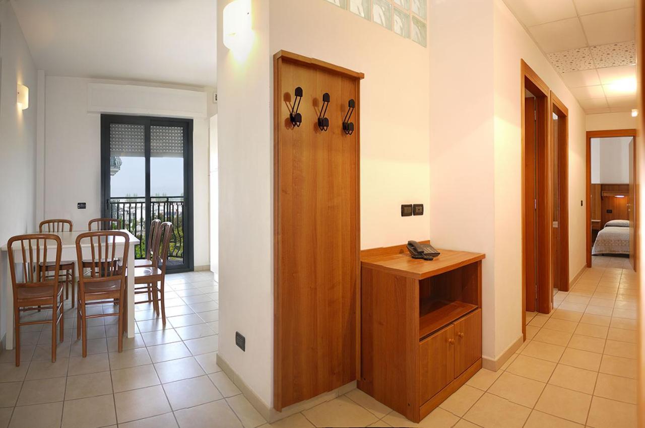 Residence Alla Rotonda Lido di Jesolo Eksteriør billede