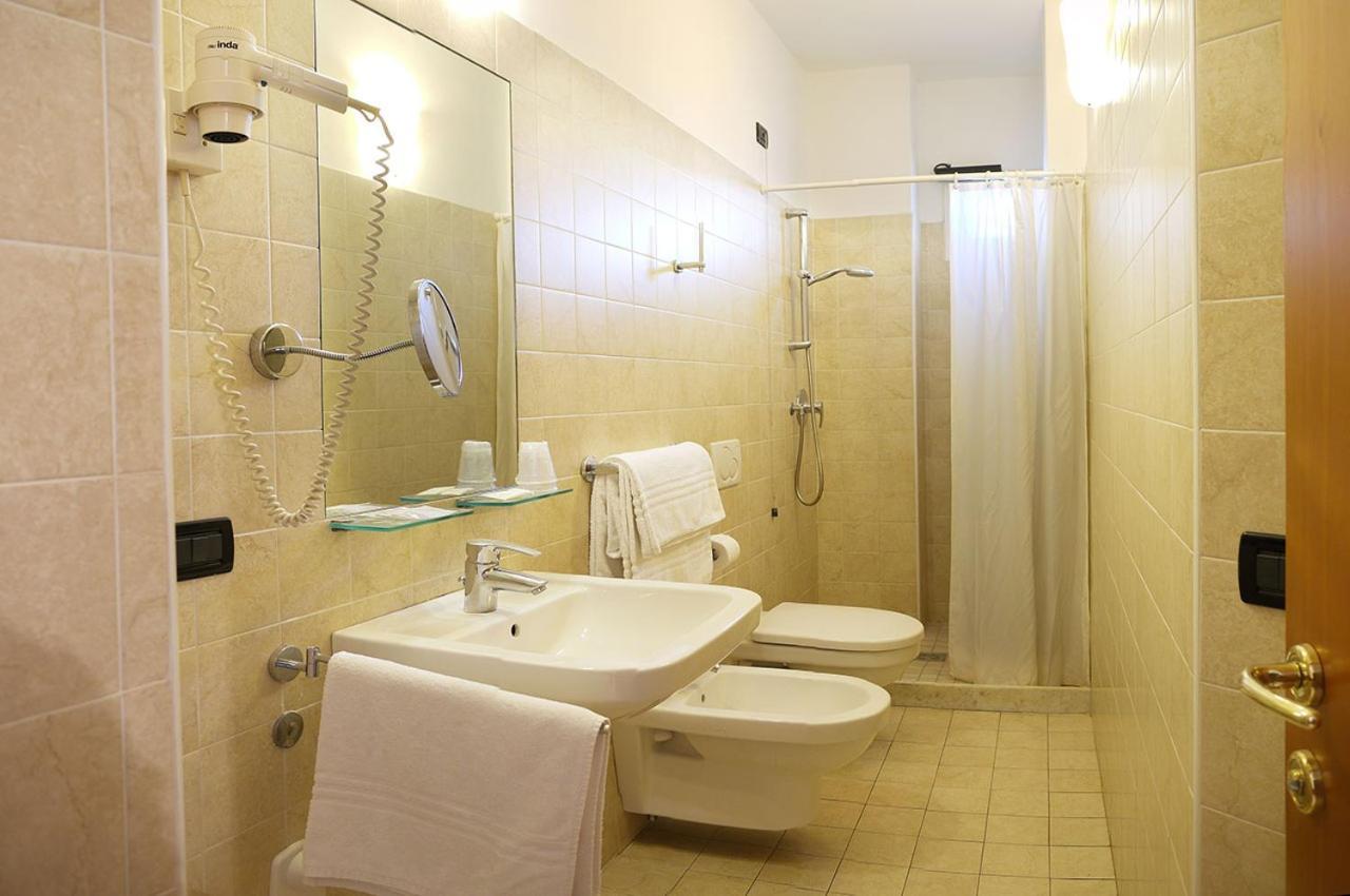 Residence Alla Rotonda Lido di Jesolo Værelse billede